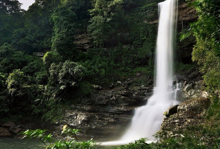 Byrdaw Falls, Pomshutia, East Khasi Hills, Meghalaya - Vushii.com